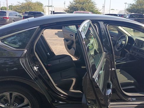 Certified 2023 Honda Accord EX image 14