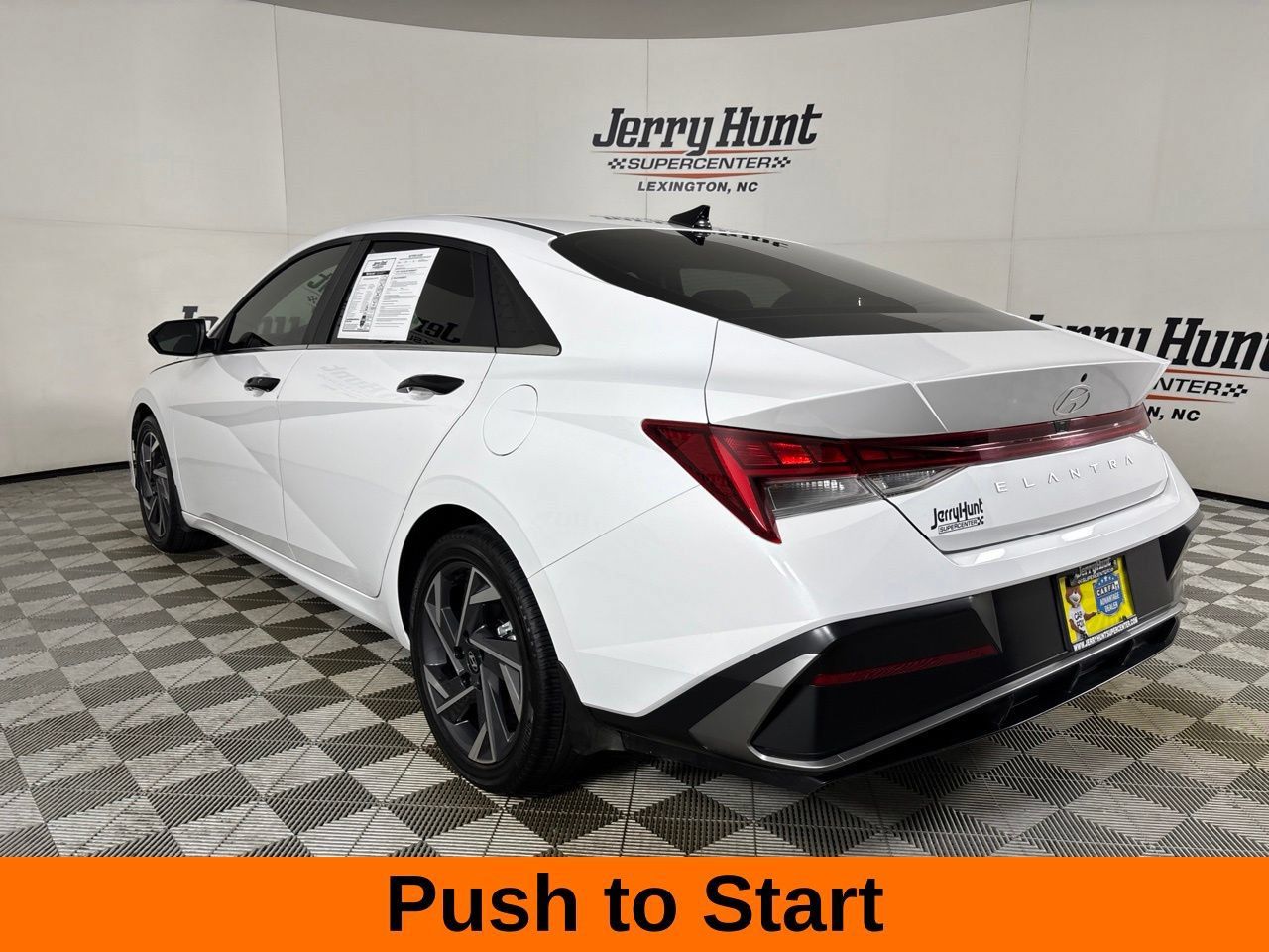 Used 2025 Hyundai Elantra SEL FWD image 9