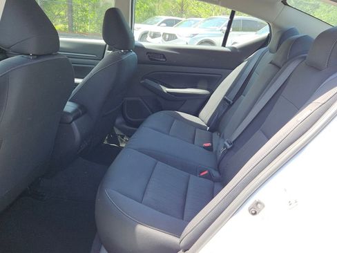 Used 2025 Nissan Altima 2.5 SV image 11