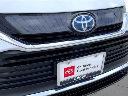 Used 2024 Toyota Venza XLE AWD/4WD image 29