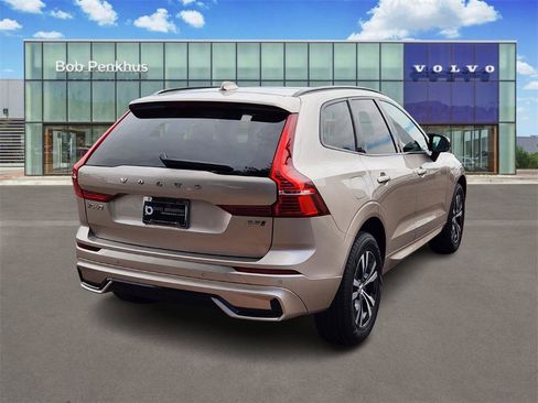 Used 2025 Volvo XC60 B5 Core image 27