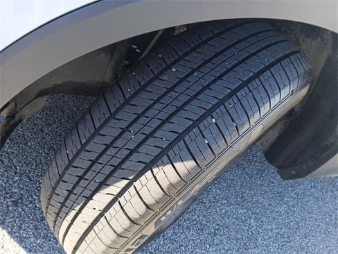 Used 2024 Volkswagen Tiguan S image 10