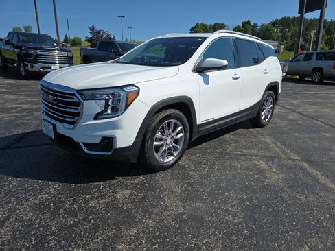 Certified 2023 GMC Terrain SLT w/ Infotainment Package II AWD/4WD image 7