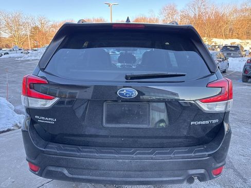 Used 2023 Subaru Forester Limited image 3