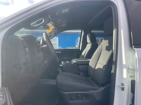 Used 2024 Chevrolet Silverado 1500 Custom image 4