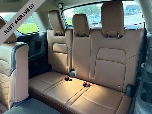 Certified 2025 Nissan Pathfinder Platinum w/ Cargo Package FWD image 9
