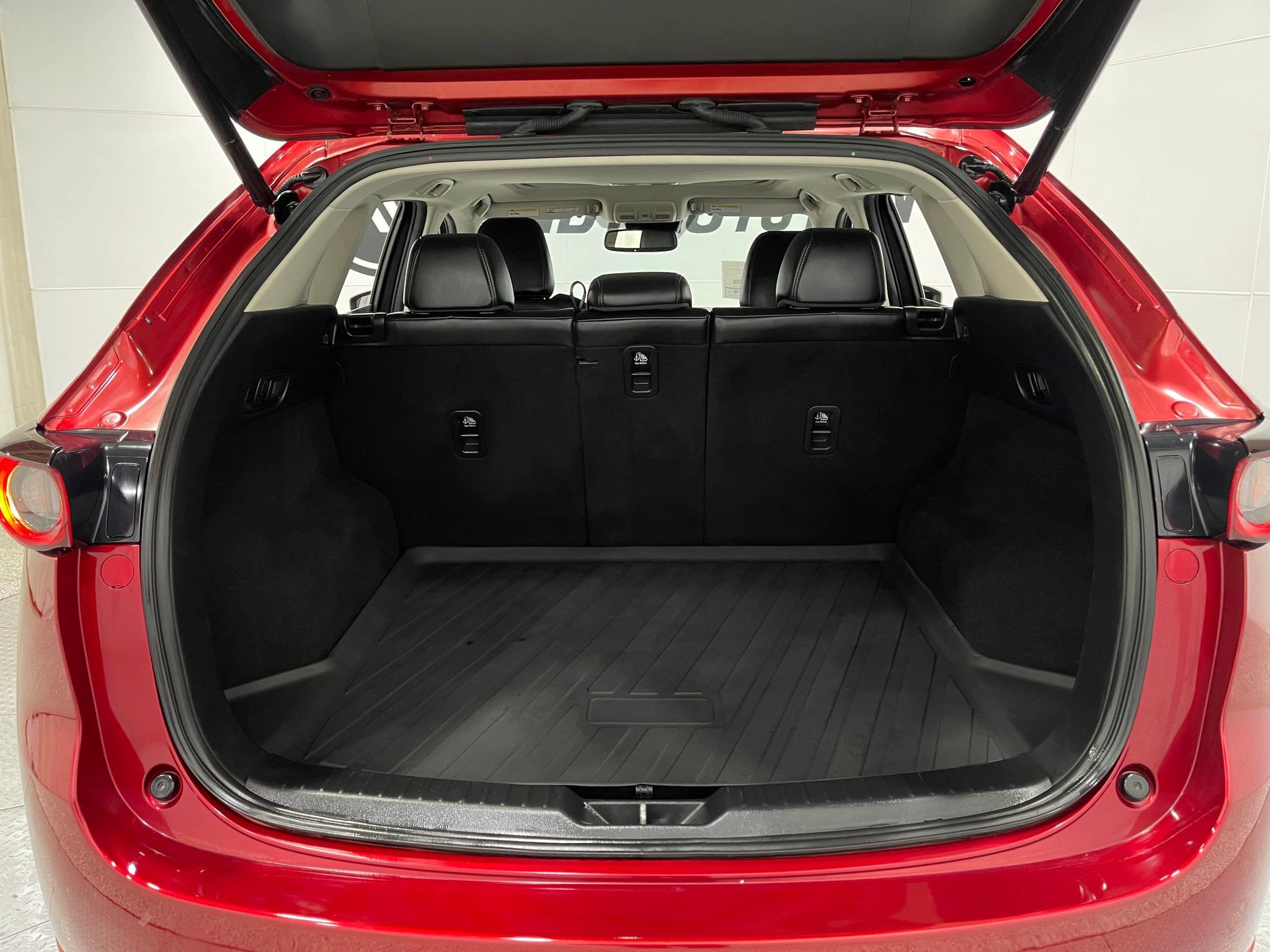 Used 2020 MAZDA CX-5 Touring FWD image 24