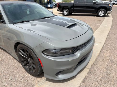 Used 2017 Dodge Charger R/T RWD image 5
