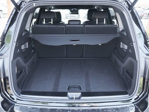 Used 2025 Mercedes-Benz GLB 250 4MATIC w/ Exclusive Package image 24