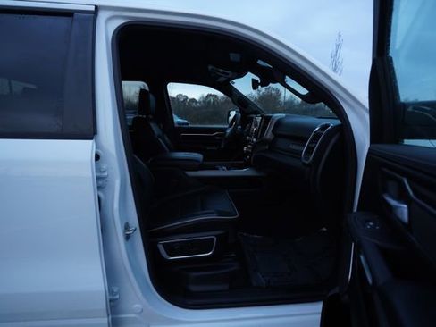 Used 2025 RAM 1500 Laramie image 17