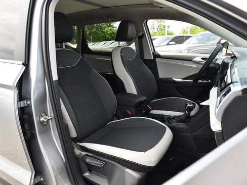 New 2026 Volkswagen Taos SE AWD/4WD image 21