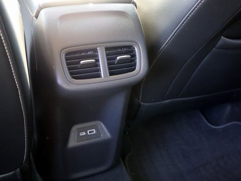 Used 2023 Buick Envision Essence image 18