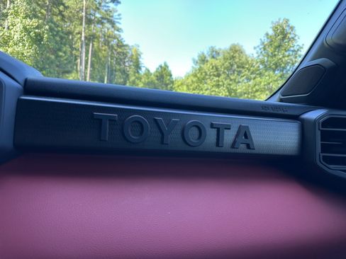 Used 2024 Toyota Sequoia TRD Pro AWD/4WD image 93