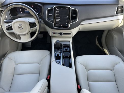 Used 2023 Volvo XC90 B5 Core w/ Protection Package Premier image 3