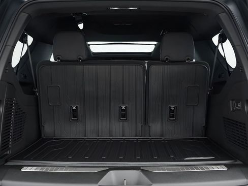New 2026 GMC Yukon XL Denali w/ Denali Reserve Package AWD/4WD image 8