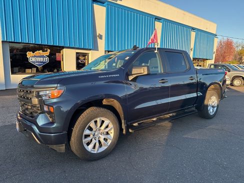 Used 2023 Chevrolet Silverado 1500 Custom image 1