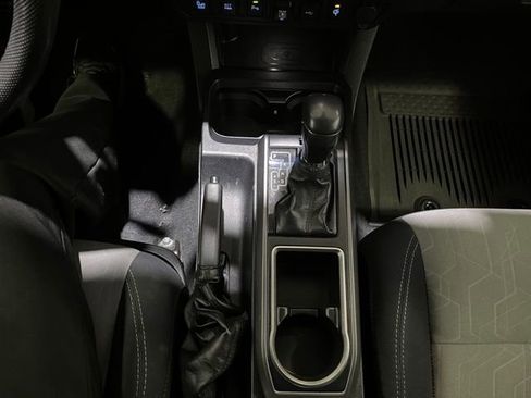 Certified 2020 Toyota Tacoma TRD Off-Road w/ Technology Package image 21