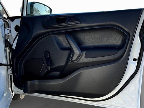 Used 2014 Ford Fiesta S image 17