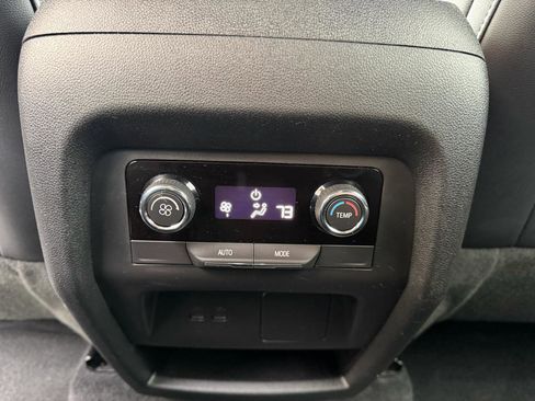 Used 2026 Chevrolet Traverse LT AWD/4WD image 21
