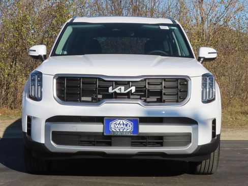 Used 2025 Kia Telluride S image 17