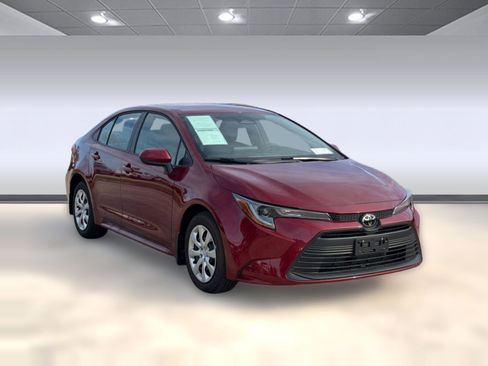 Used 2026 Toyota Corolla LE FWD image 6