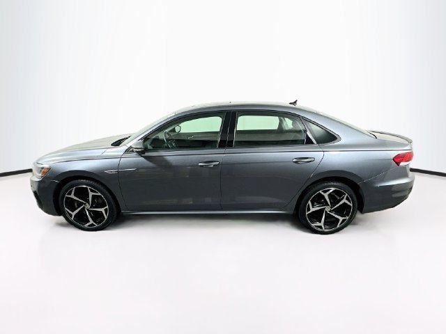Used 2020 Volkswagen Passat 2.0T R-Line FWD image 4