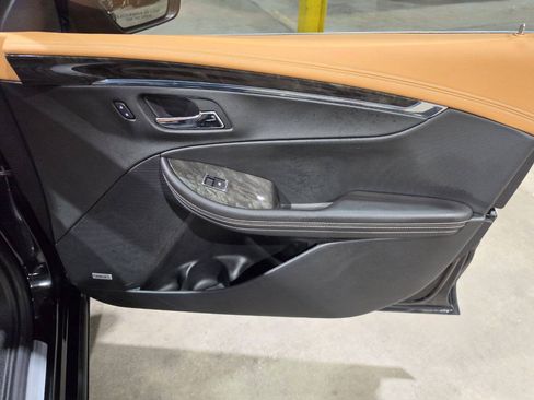 Used 2016 Chevrolet Impala LTZ w/ Enhanced Convenience Package FWD image 33