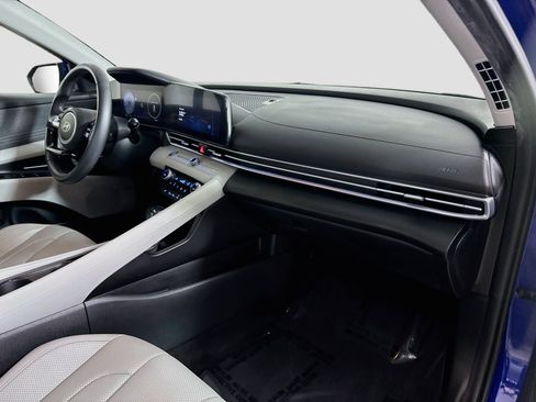 Used 2024 Hyundai Elantra Limited FWD image 30