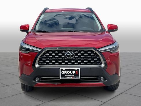 Used 2023 Toyota Corolla Cross XLE image 4