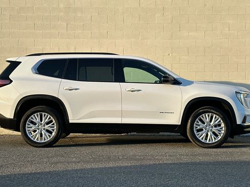 Certified 2024 GMC Acadia Elevation image 3