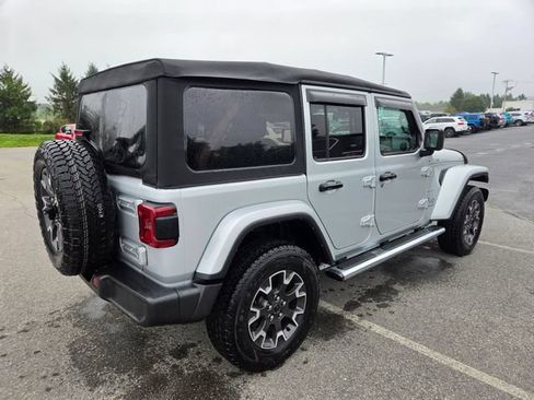 Used 2024 Jeep Wrangler Unlimited Sahara w/ Technology Group AWD/4WD image 17