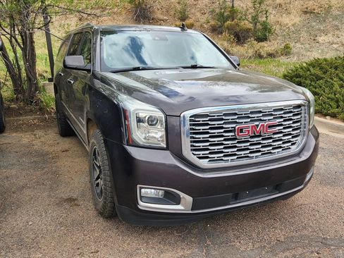 Used 2018 GMC Yukon XL Denali w/ Denali Ultimate Package image 3