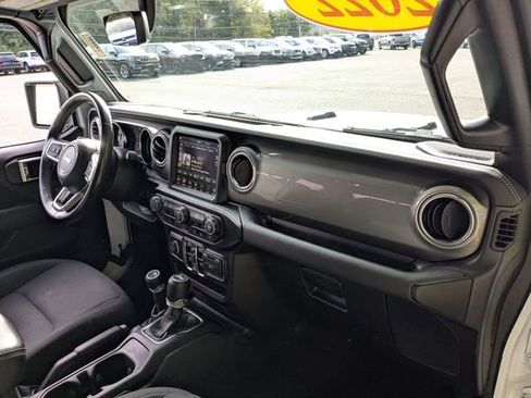 Certified 2022 Jeep Wrangler Unlimited Sahara w/ Cold Weather Group AWD/4WD image 24