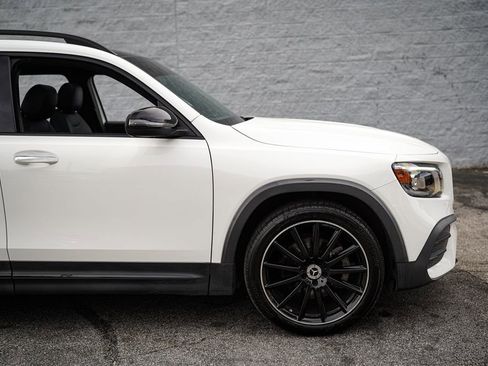 Used 2021 Mercedes-Benz GLB 250 4MATIC w/ AMG Line image 18