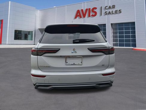 Used 2025 Mitsubishi Outlander SE AWD/4WD image 7