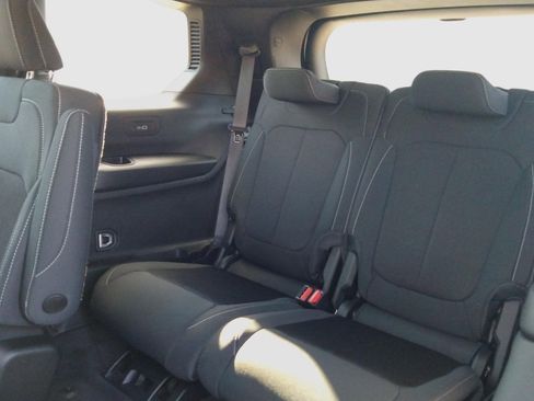 New 2025 Jeep Grand Cherokee L Laredo w/ Luxury Tech Group I image 25