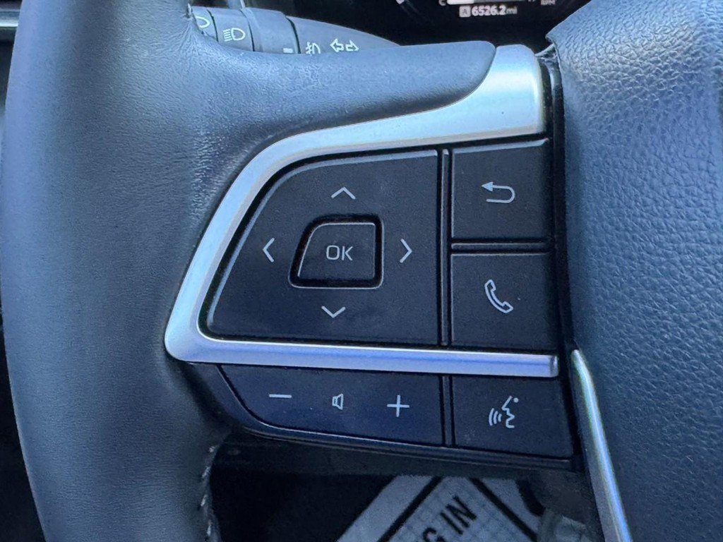 Used 2023 Toyota Highlander Platinum FWD image 28