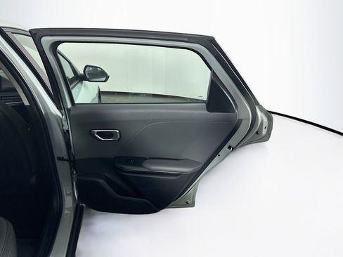 Used 2025 Kia K4 LXS image 30