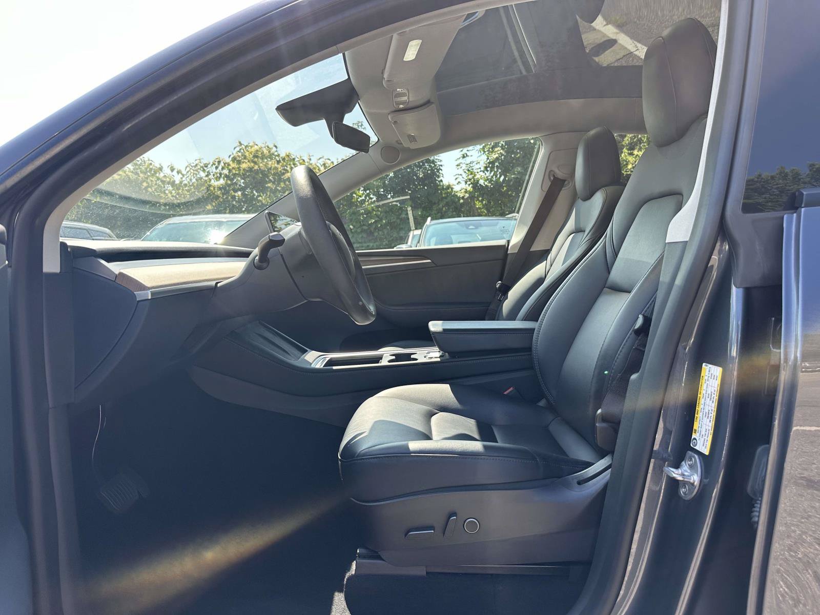 Used 2023 Tesla Model Y Long Range AWD/4WD image 18