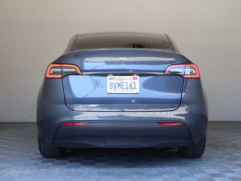 Used 2021 Tesla Model Y Long Range AWD/4WD image 10