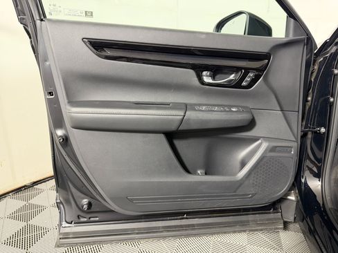 Used 2025 Honda CR-V EX-L image 11