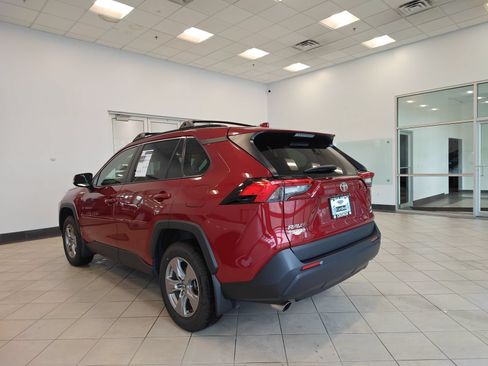 Used 2024 Toyota RAV4 XLE AWD/4WD image 5
