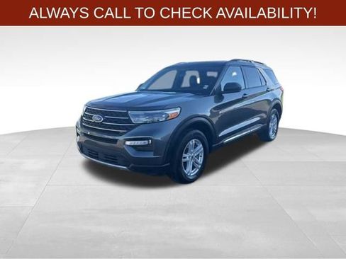 Used 2020 Ford Explorer XLT w/ Equipment Group 202A image 3