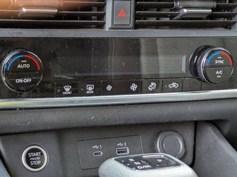 Used 2023 Nissan Rogue SV AWD/4WD image 13