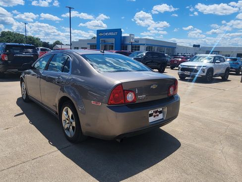 Used 2010 Chevrolet Malibu LT w/ Power Convenience Package FWD image 6