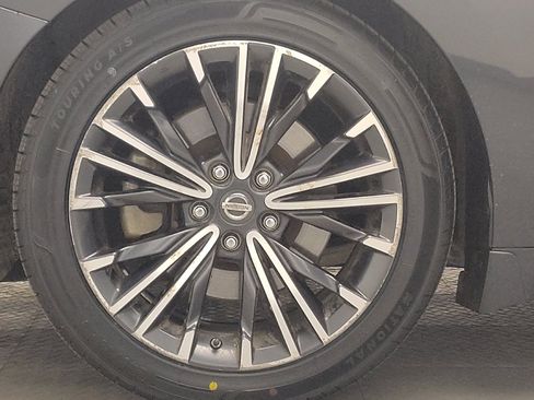 Used 2017 Nissan Maxima Platinum w/ Medallion Package image 31