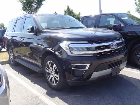 Used 2024 Ford Expedition Limited RWD image 2