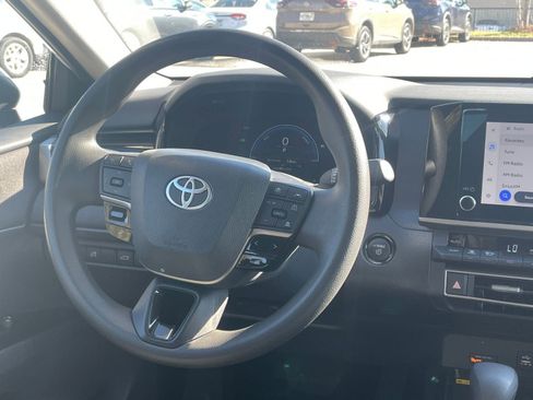 Used 2025 Toyota Camry LE image 34