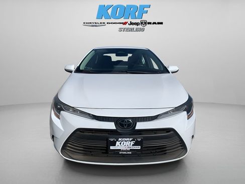 Used 2023 Toyota Corolla LE image 2