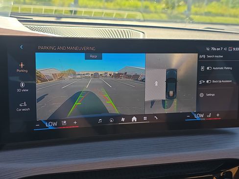 Used 2025 BMW 430i Coupe w/ M Sport Package image 17